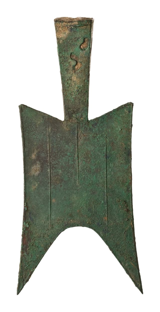 Pointed-Shoulder Hollow-Socket Spade